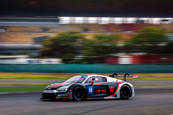6、奥迪R8 LMS GT3赛车在比赛中展现出强大实力.jpeg